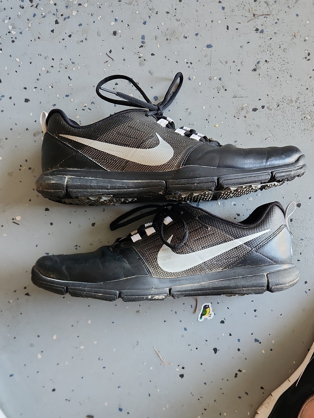 Nike Men’s Black & White Athletic Training Shoes